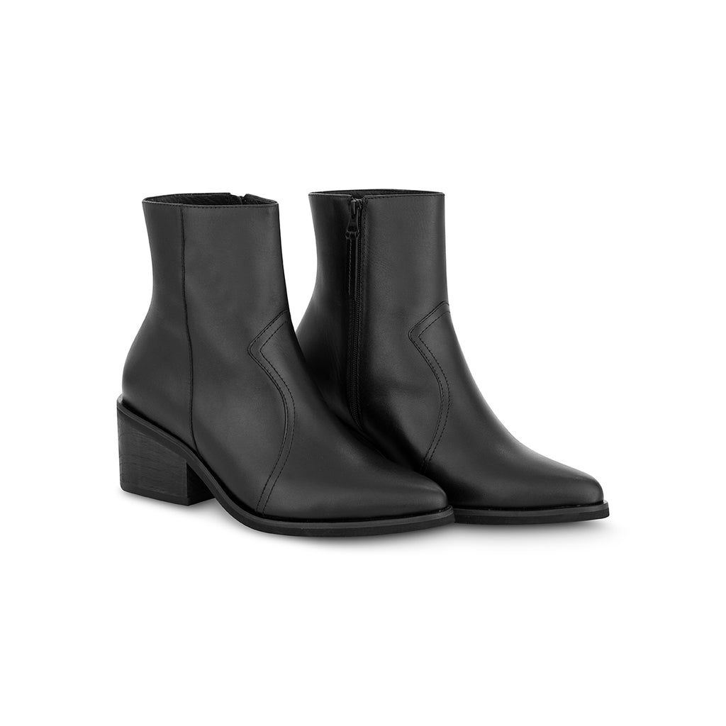 Takumi boots